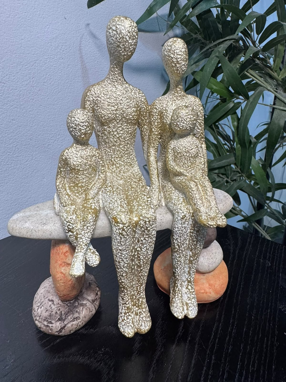 The Famiglia Portrait in Pearl