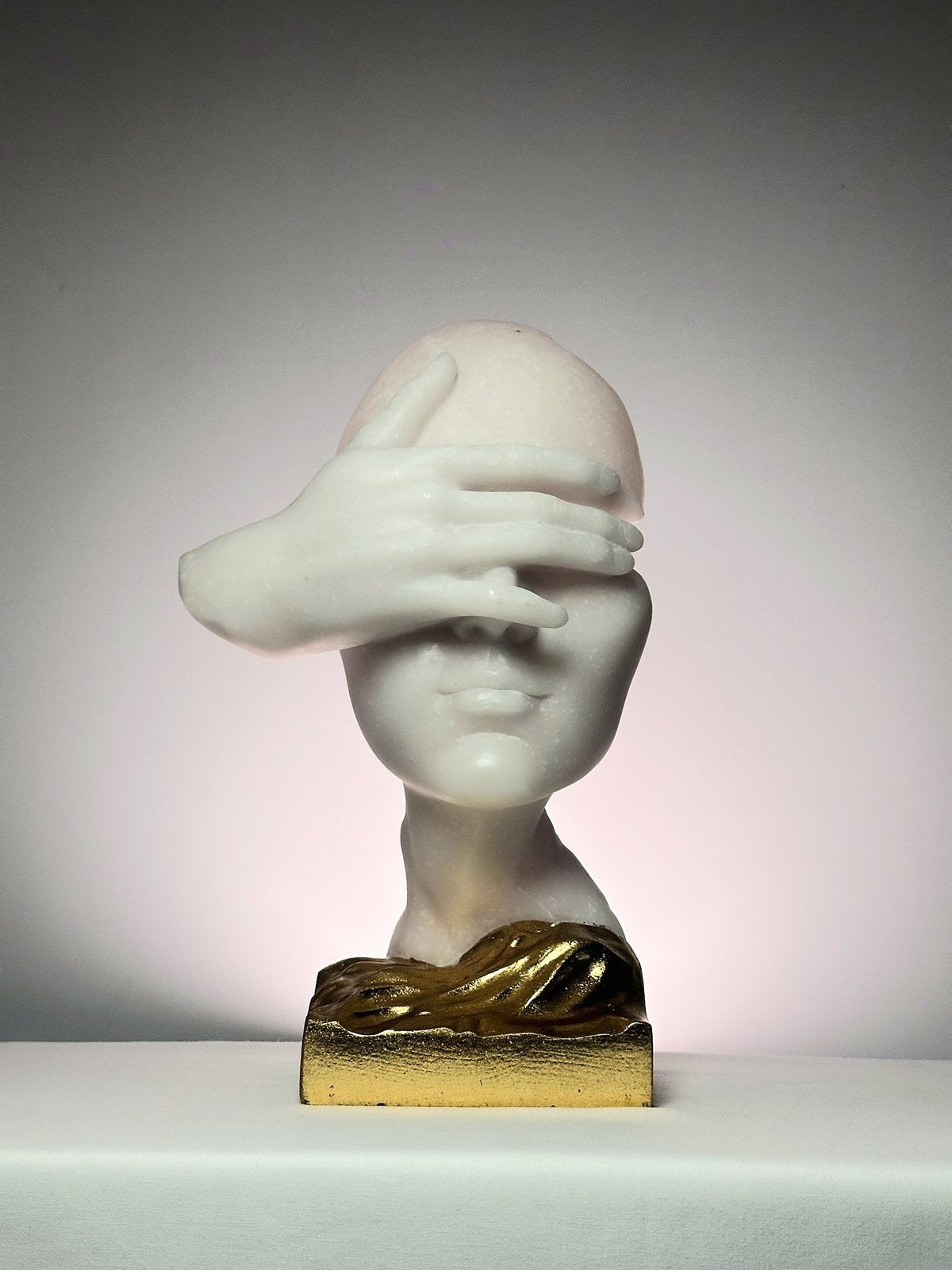 The Velata Visage in Gold